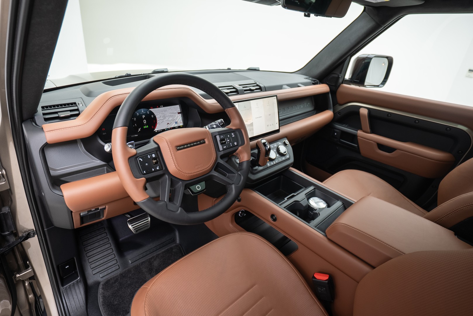 2025 LAND ROVER DEFENDER P635 OCTA | GCC 5 YEARS WARRANTY | 635 HP | HIGH SPEC 